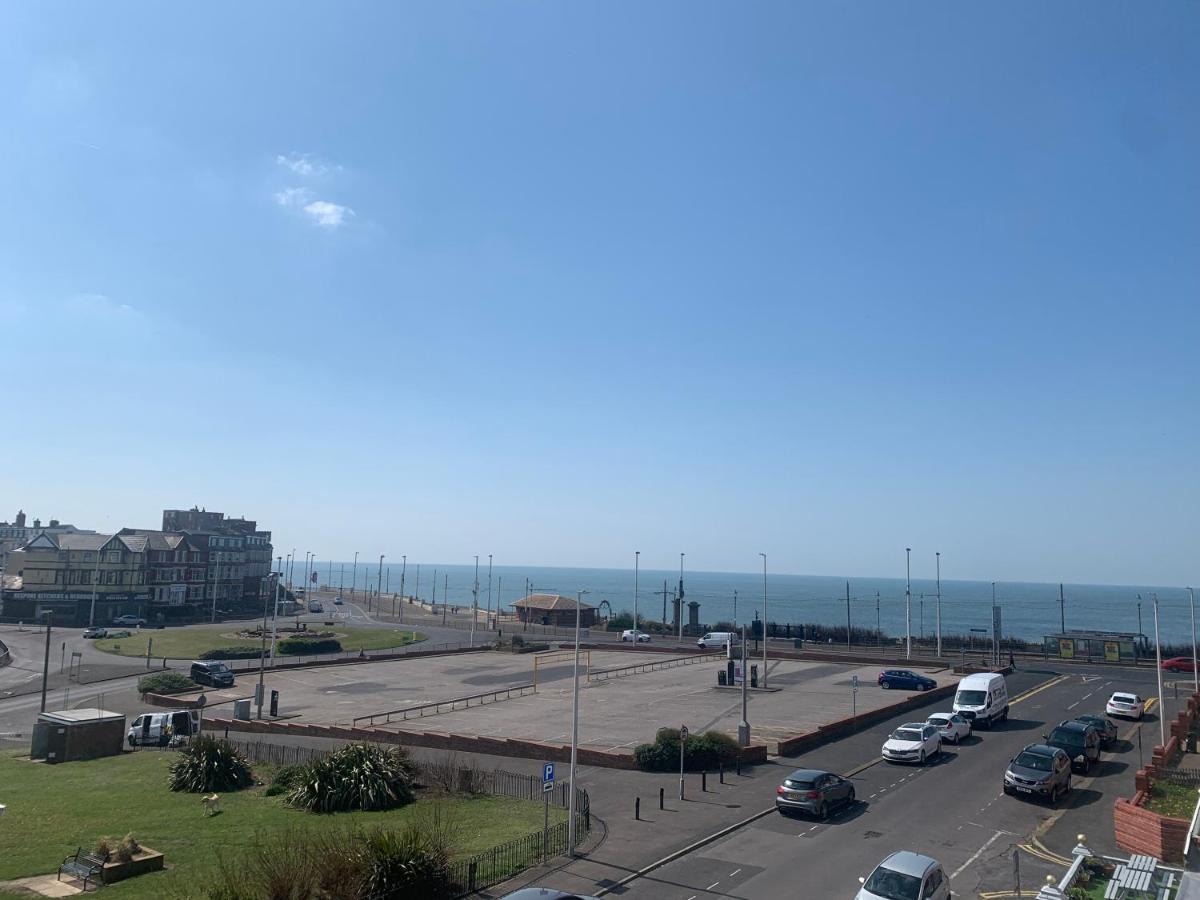 Willshaw Suites For Families Over 25 Only Blackpool Exterior photo
